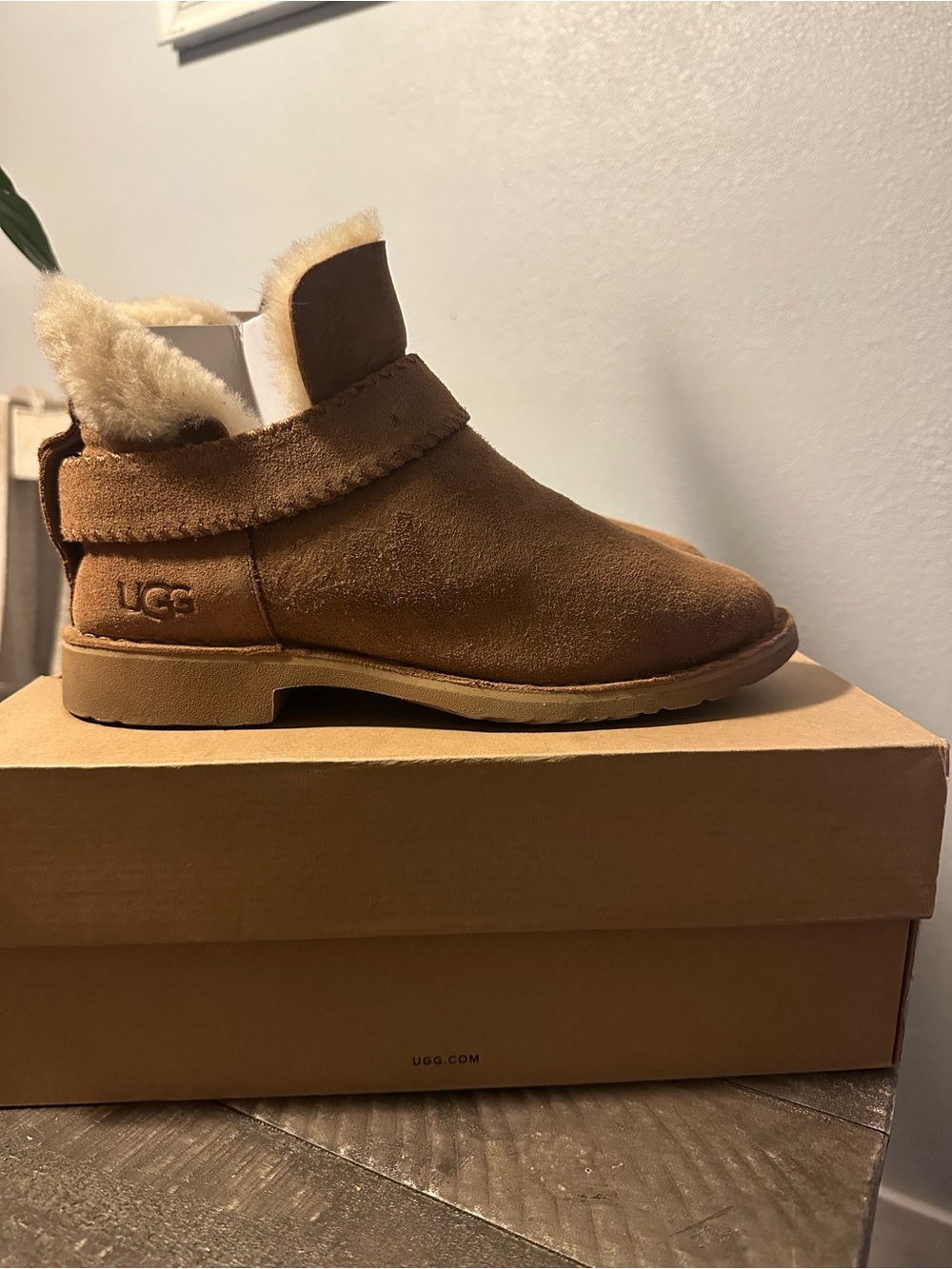 UGG Women’s Chestnut Brown Shearling Cuffed Ankle Boot